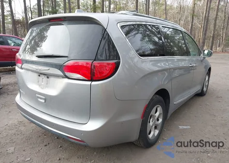 2017 Chrysler Pacifica Touring-L Plus z USA, uszkodzony, nr VIN 2C4RC1EGXHR703830